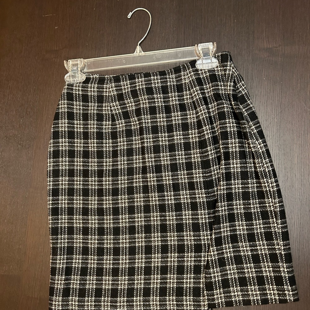 Wool knee length skirt